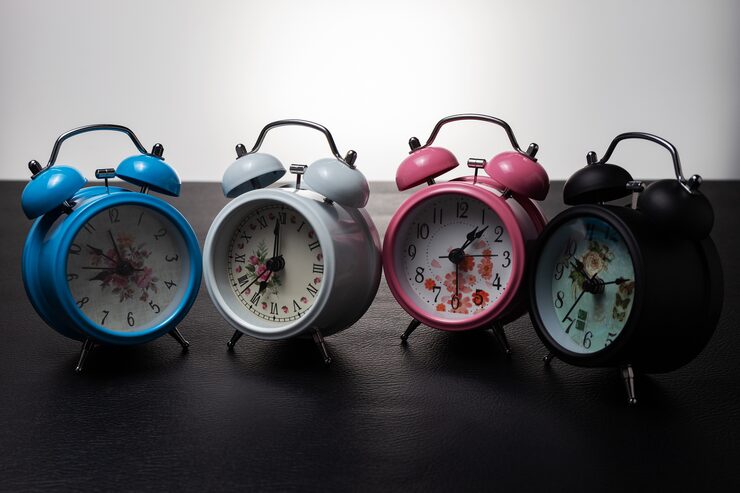 Vintage Metal Twin Bell Alarm Clock – Retro Classic Design, Loud Ringer